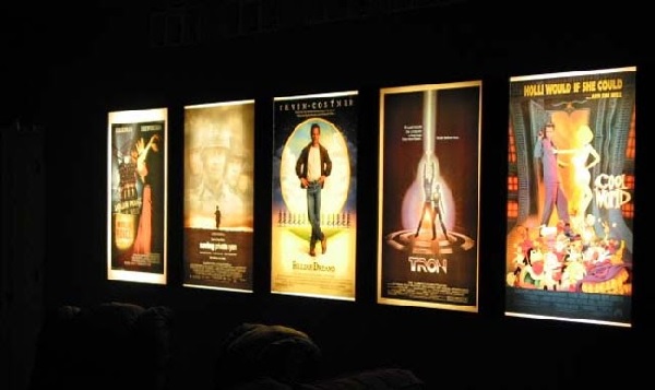 Biển quảng cáo hộp đèn siêu mỏng được sử dụng phổ biến ở các rạp chiếu phim