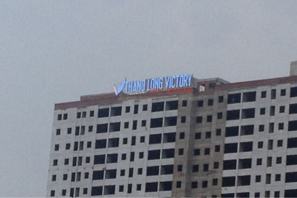 Bộ chữ gắn trên nóc tòa nhà Thăng Long Victory Hà Nội